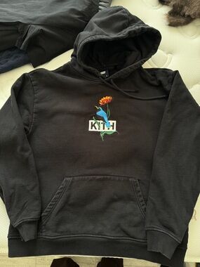 Kith Black Pullover Hoodie with Logo XL